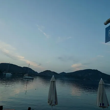 Piano - Adults Only Hotel *